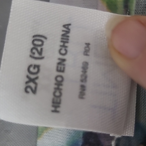 Tank Top Tunic Hip Length Sleeveless Pastel Floral Print On White Lace Trim EUC - Picture 8 of 11